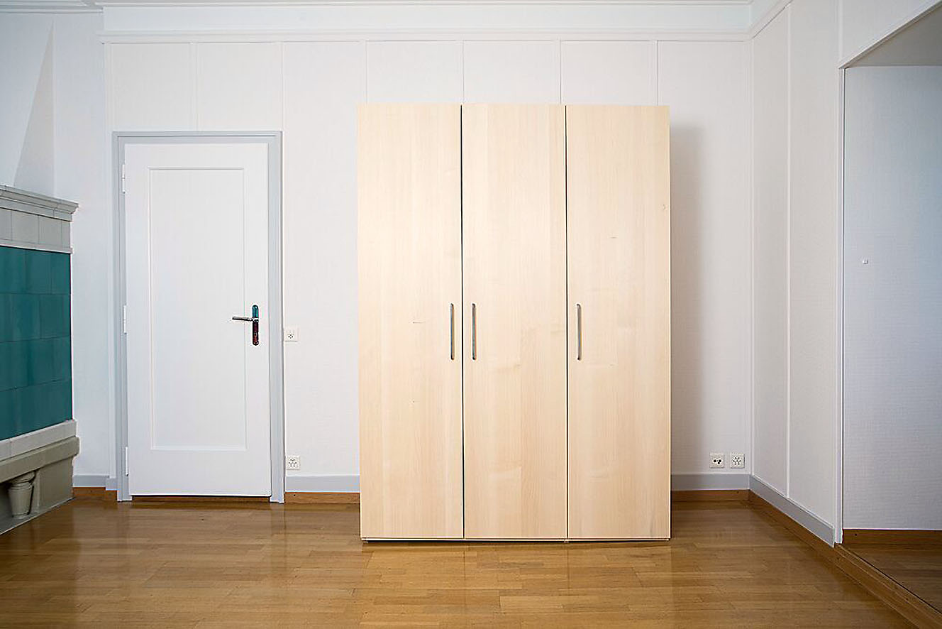 Kleiderschrank Fichte Massivholz geschlossen